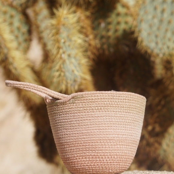 NWT MOKun Terracotta Medium Planter, Hand Dyed Handcrafted - Picture 9 of 10